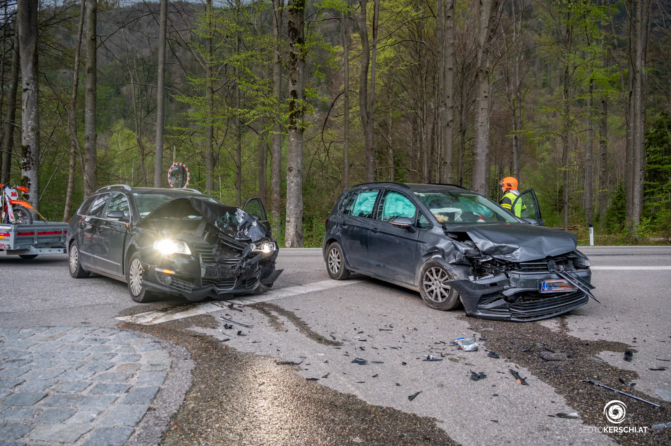 Kreuzungscrash in Scharnstein fordert zwei leicht Verletzte