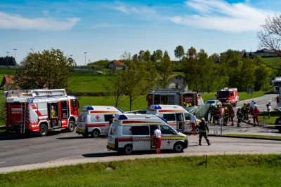 Tragischer Verkehrsunfall im Bezirk Rohrbach fordert ein Todesopfer A7403120-2400.jpg