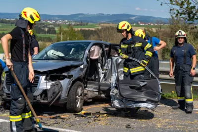 Tragischer Verkehrsunfall im Bezirk Rohrbach fordert ein Todesopfer A7403155-2400.jpg