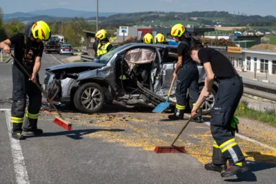 Tragischer Verkehrsunfall im Bezirk Rohrbach fordert ein Todesopfer A7403157-2400.jpg