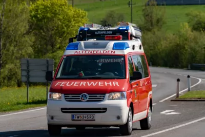 Tragischer Verkehrsunfall im Bezirk Rohrbach fordert ein Todesopfer A7403161-2400.jpg