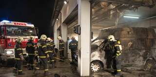 Rettungswagen bei Brand in Rotkreuz-Halle zerstört brand-rettungswagen_03.jpg