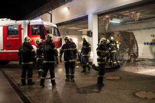 Rettungswagen bei Brand in Rotkreuz-Halle zerstört brand-rettungswagen_04.jpg