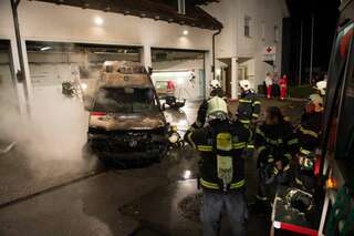 Rettungswagen bei Brand in Rotkreuz-Halle zerstört brand-rettungswagen_12.jpg