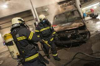 Rettungswagen bei Brand in Rotkreuz-Halle zerstört brand-rettungswagen_17.jpg