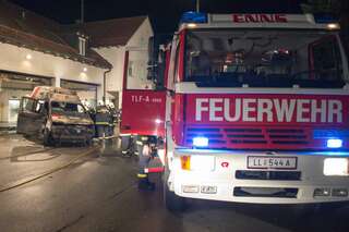 Rettungswagen bei Brand in Rotkreuz-Halle zerstört brand-rettungswagen_27.jpg