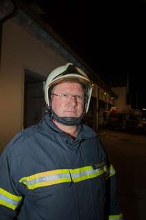 Rettungswagen bei Brand in Rotkreuz-Halle zerstört brand-rettungswagen_30.jpg
