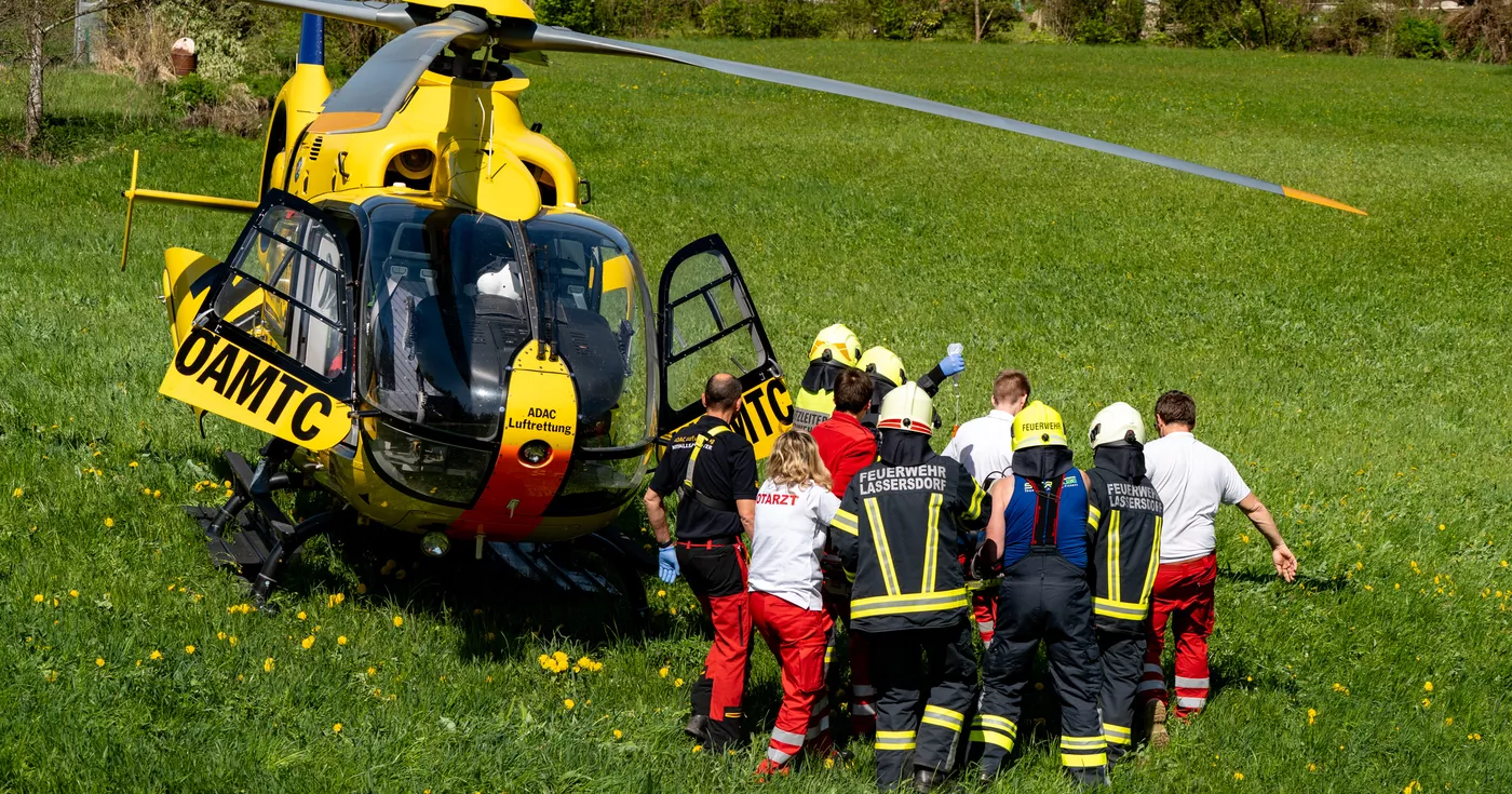 Titelbild: Schwerer Forstunfall in Gramastetten erforderte Helikoptereinsatz