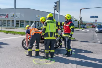 Kreuzungskollision in Micheldorf fordert verletzten Motorradfahrer DSC-8771.jpg