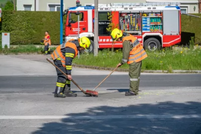 Kreuzungskollision in Micheldorf fordert verletzten Motorradfahrer DSC-8779.jpg