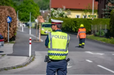 Kreuzungskollision in Micheldorf fordert verletzten Motorradfahrer DSC-8782.jpg