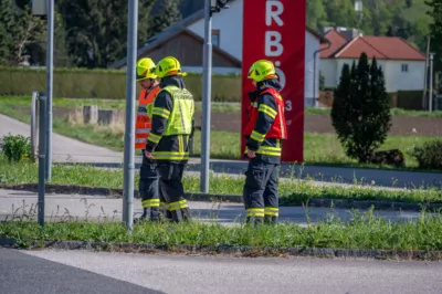 Kreuzungskollision in Micheldorf fordert verletzten Motorradfahrer DSC-8790.jpg