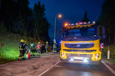 Schwerer Verkehrsunfall auf der L1423 Münzbacher Straße BRANDSTAETTER-20240414-125.jpg