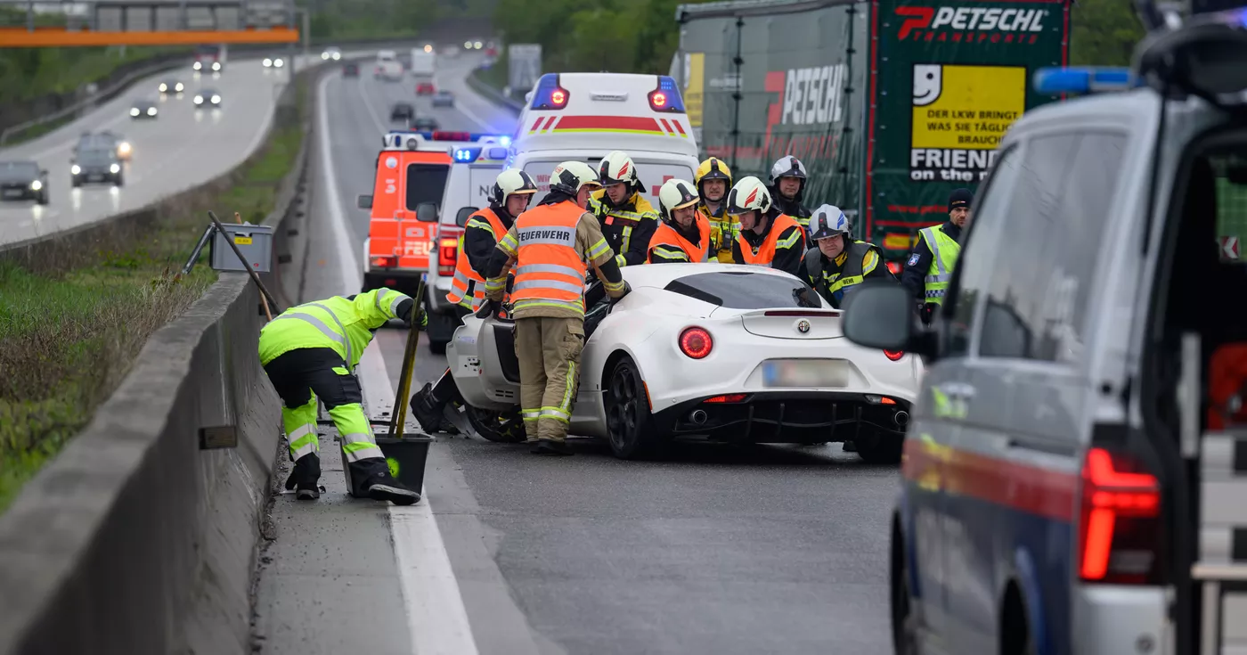 Titelbild: Verkehrsunfall auf der A1 Westautobahn bei Linz