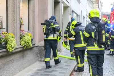 Feuerwehreinsatz bei Wohnungsbrand im Stadtzentrum von Steyr MADER-19700101020099410-029.jpg