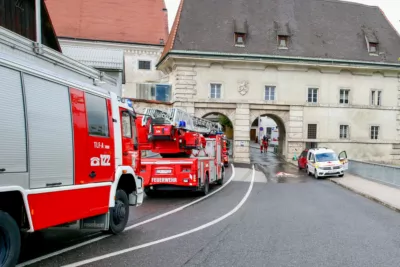 Feuerwehreinsatz bei Wohnungsbrand im Stadtzentrum von Steyr MADER-20240420000099383-034.jpg