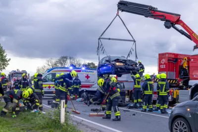 Verkehrsunfall auf der Anschlussstelle Sankt Valentin HDR39968.jpg