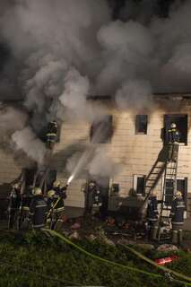 Brand vernichtet gesamten Wohnbereich während Besitzer in der Backstube arbeitet. wohnhausbrand-gruenbug_02.jpg
