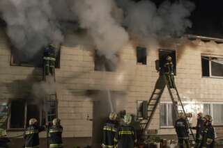 Brand vernichtet gesamten Wohnbereich während Besitzer in der Backstube arbeitet. wohnhausbrand-gruenbug_05.jpg