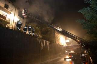 Brand vernichtet gesamten Wohnbereich während Besitzer in der Backstube arbeitet. wohnhausbrand-gruenbug_18.jpg
