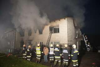 Brand vernichtet gesamten Wohnbereich während Besitzer in der Backstube arbeitet. wohnhausbrand-gruenbug_21.jpg