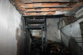 Brand vernichtet gesamten Wohnbereich während Besitzer in der Backstube arbeitet. wohnhausbrand-gruenbug_33.jpg