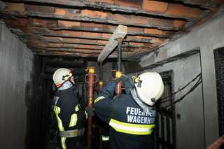 Brand vernichtet gesamten Wohnbereich während Besitzer in der Backstube arbeitet. wohnhausbrand-gruenbug_36.jpg