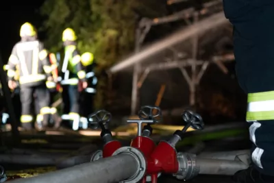 Stadel in Flammen: Feuerwehren verhindern Großbrand A7403712-2400.jpg