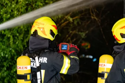 Stadel in Flammen: Feuerwehren verhindern Großbrand A7403715-2400.jpg