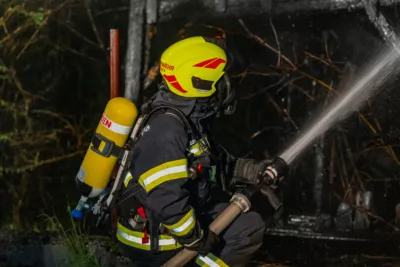 Stadel in Flammen: Feuerwehren verhindern Großbrand A7403716-2400.jpg