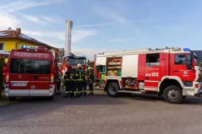 Feuerwehren löschen Brand in Sierning PANC-2024050515517450-051.jpg
