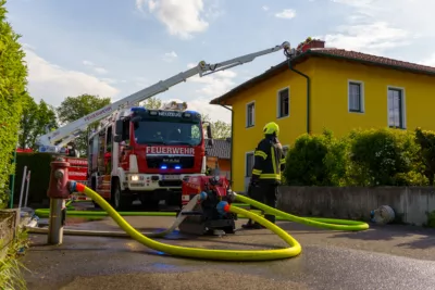 Feuerwehren löschen Brand in Sierning PANC-2024050515557486-064.jpg