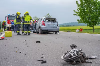 Schwerer Verkehrsunfall in Kronstorf fordert mehrere Verletzte DSC01363.jpg