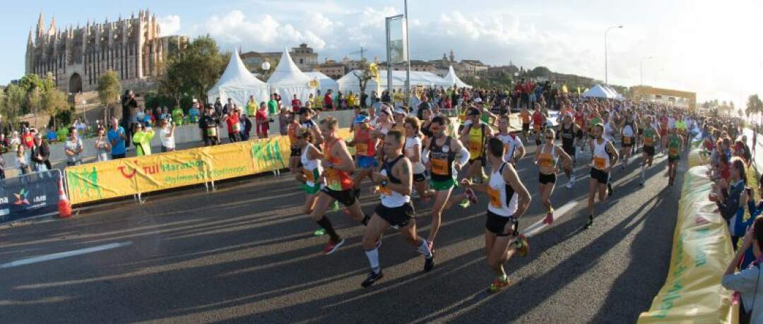 Titelbild: Wiederholter Teilnehmerzuwachs beim TUI Marathon Palma de Mallorca