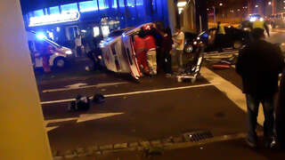 Rettungswagen fuhr bei Rot in Kreuzung: Fünf Verletzte unfall-rettung-02.jpg