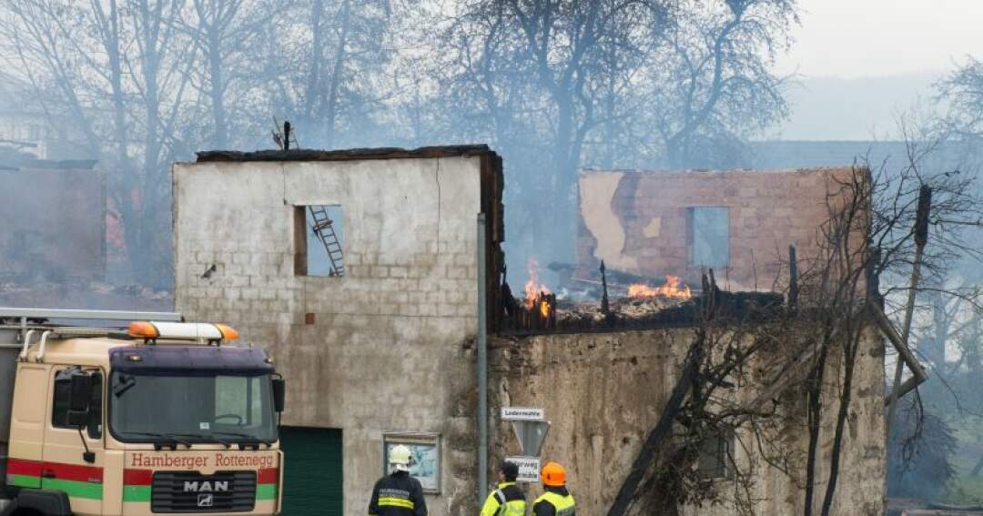 Titelbild: Bauernhof in Herzogsdorf brannte