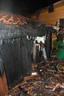 Beträchtlicher Schaden beim Brand einer Gartenhütte brand-gartenhuette_02.jpg