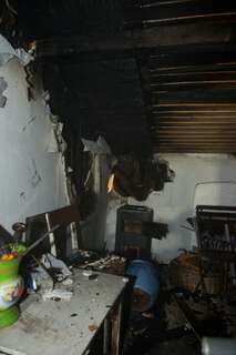 Beträchtlicher Schaden beim Brand einer Gartenhütte brand-gartenhuette_06.jpg