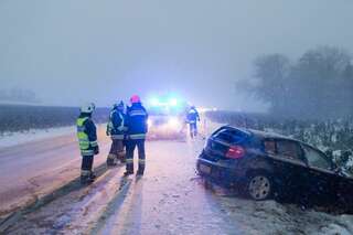Verletzte und Verkehrschaos nach kurzen Schneesturm unfall-ipf-landesstrasse_06.jpg