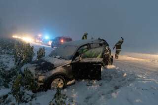 Verletzte und Verkehrschaos nach kurzen Schneesturm unfall-ipf-landesstrasse_07.jpg