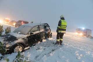 Verletzte und Verkehrschaos nach kurzen Schneesturm unfall-ipf-landesstrasse_08.jpg