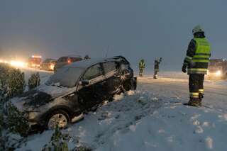 Verletzte und Verkehrschaos nach kurzen Schneesturm unfall-ipf-landesstrasse_10.jpg
