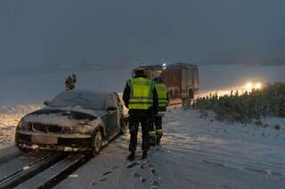 Verletzte und Verkehrschaos nach kurzen Schneesturm unfall-ipf-landesstrasse_13.jpg