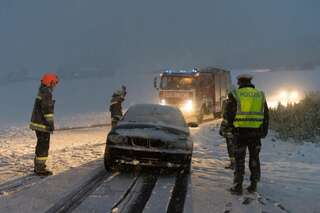 Verletzte und Verkehrschaos nach kurzen Schneesturm unfall-ipf-landesstrasse_14.jpg
