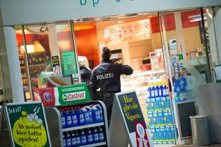 Linzer Tankstelle überfallen - Drei Angestellte mit Waffe bedroht raub-bp-tankstelle-salzburgerst_11.jpg