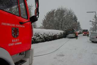 Elf Personen nach Unfall in Linienbus gefangen busunfall-leonding_05.jpg