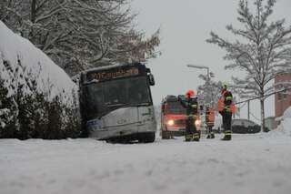 Elf Personen nach Unfall in Linienbus gefangen busunfall-leonding_08.jpg