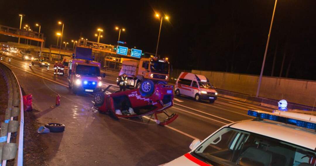 Titelbild: Schwerer Verkehrsunfall auf der Linzer Stadtautobahn