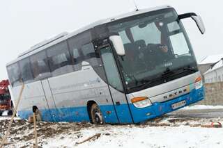 Reisebus blieb stecken - 40 Schüler befreit 20130210-7371.jpg