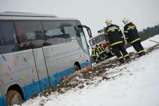 Reisebus blieb stecken - 40 Schüler befreit 20130210-7379.jpg
